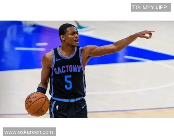 德阿隆福克斯:从新星崛起到NBA全明星的辉煌之路 德阿隆福克斯:从新星崛起到NBA全明星的辉煌之路