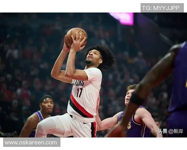 开拓者与雷霆全场激战回顾精彩瞬间与关键时刻分析 开拓者与雷霆全场激战回顾精彩瞬间与关键时刻分析